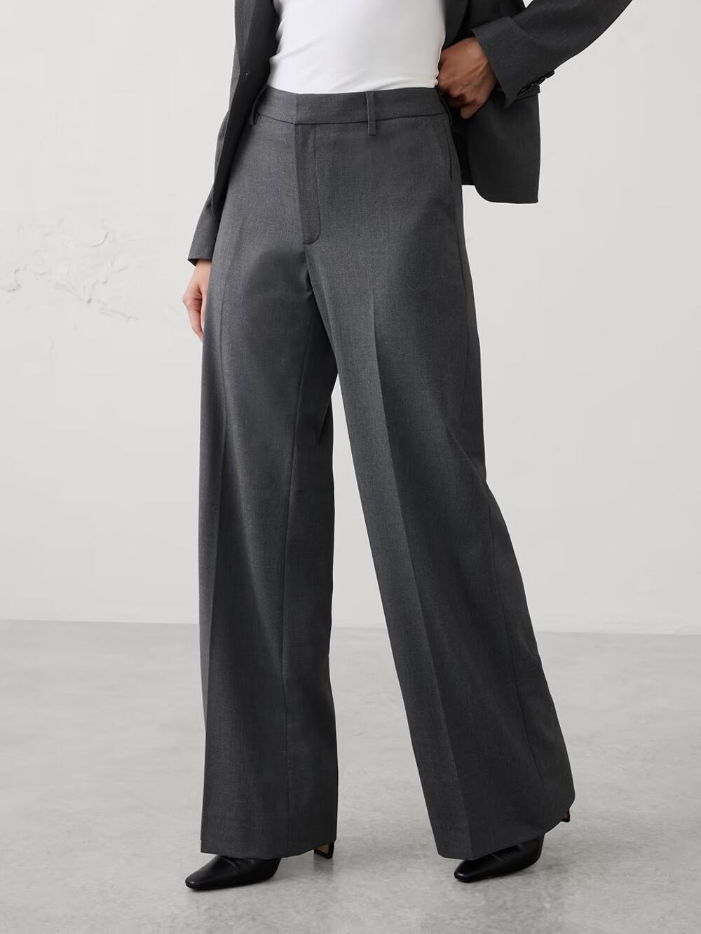 NWT Banana Republic Sculpted Stretch High Rise Wide Leg Trouser Pant Gray Size 2